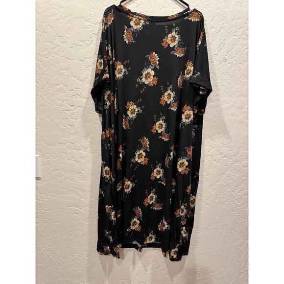 Lularoe Chelsea T-Shirt Dress Knee Length, Rolled Sleeve, Black Floral, 3x NWT - Picture 2 of 3
